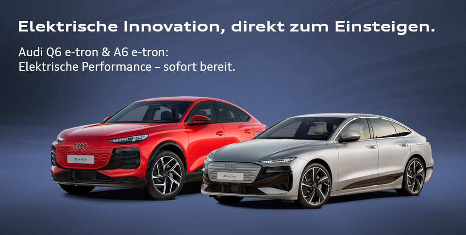 Audi Elektrische Performance. Audi Q6 Sportback e-tron in Rot und Audi A 6 e-tron in Grau auf dem dunkel-grauen Hintergrund.